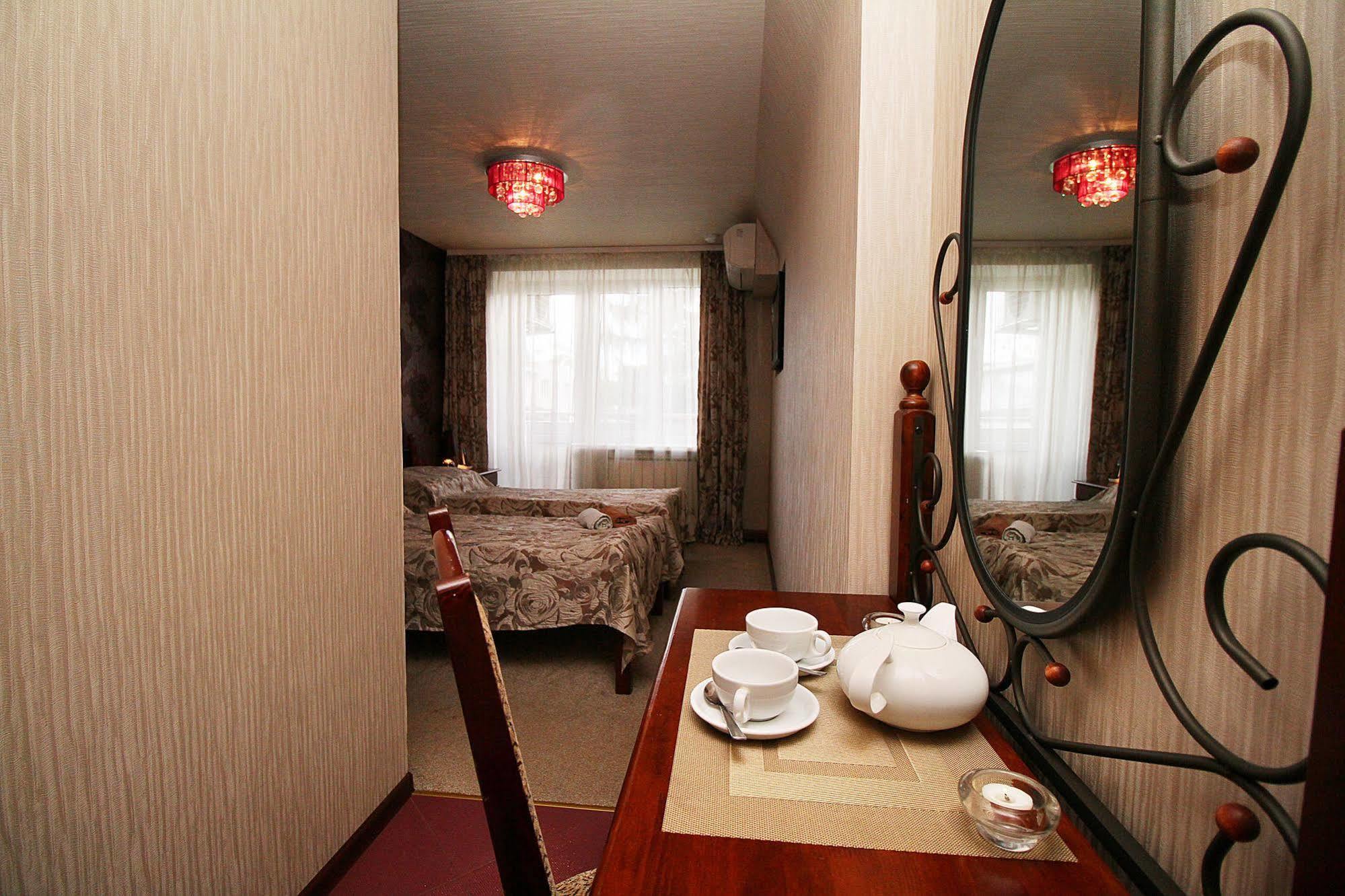 Druzhba Hotel And Restaurant Харків Екстер'єр фото